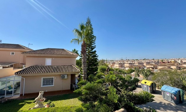 Venta - Villa -
Torrevieja - Los altos