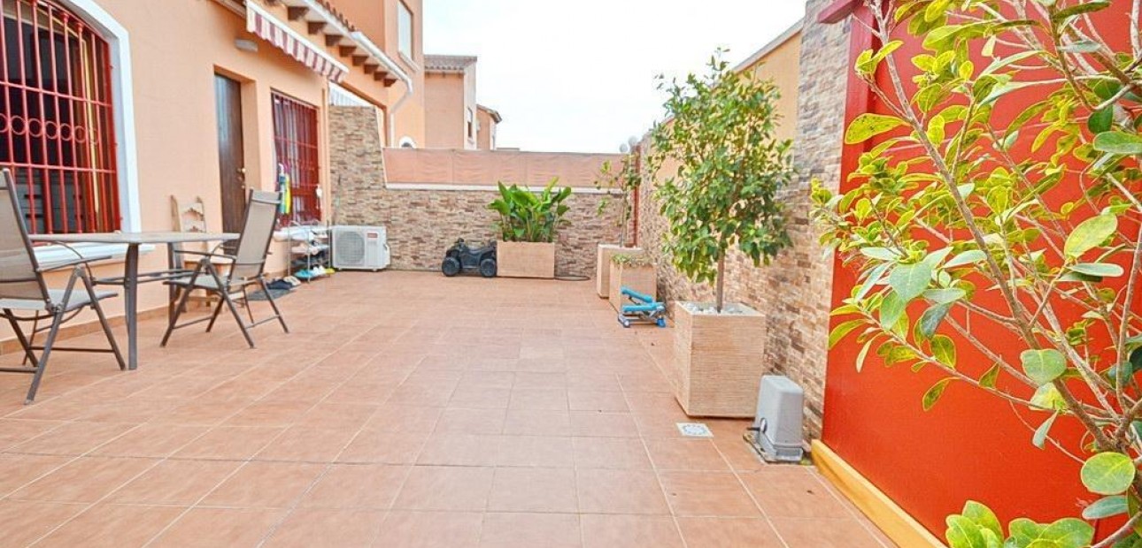 Venta - Apartamento / piso -
Torrevieja - Zona los Frutales