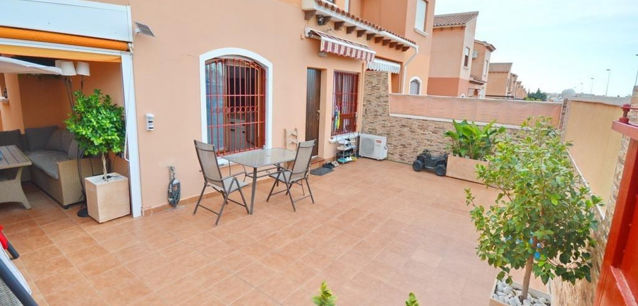 Venta - Apartamento / piso -
Torrevieja - Zona los Frutales