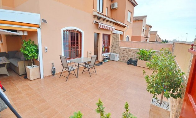 Venta - Apartamento / piso -
Torrevieja - Zona los Frutales