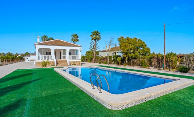 Sale - Country Property -
Dolores