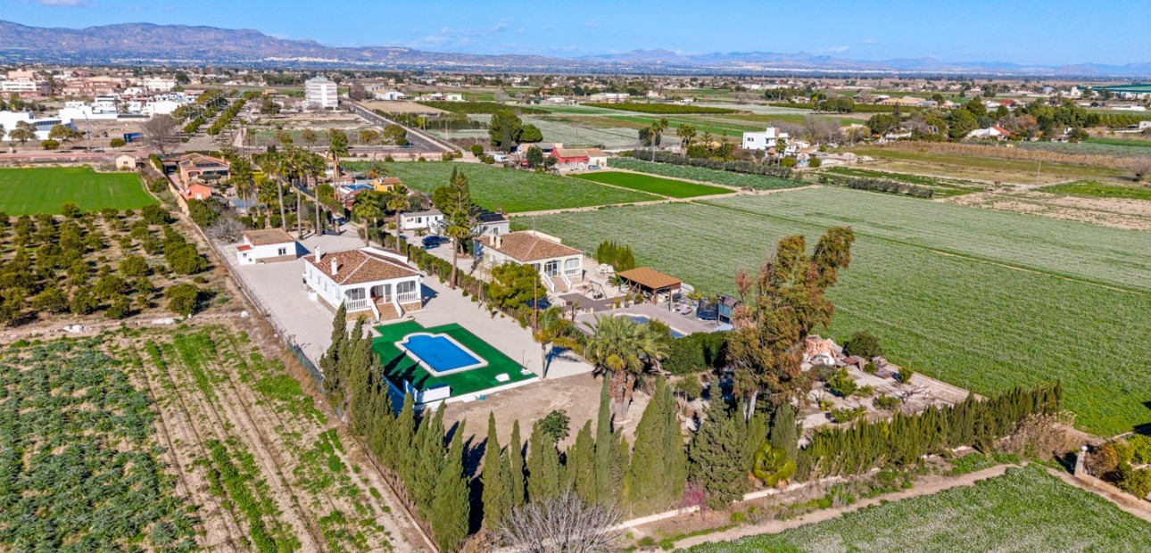 Sale - Country Property -
Dolores