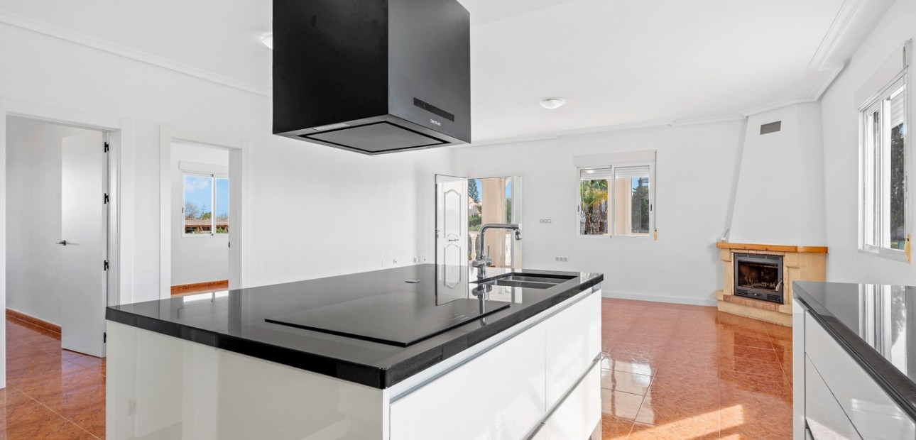 Sale - Country Property -
Dolores