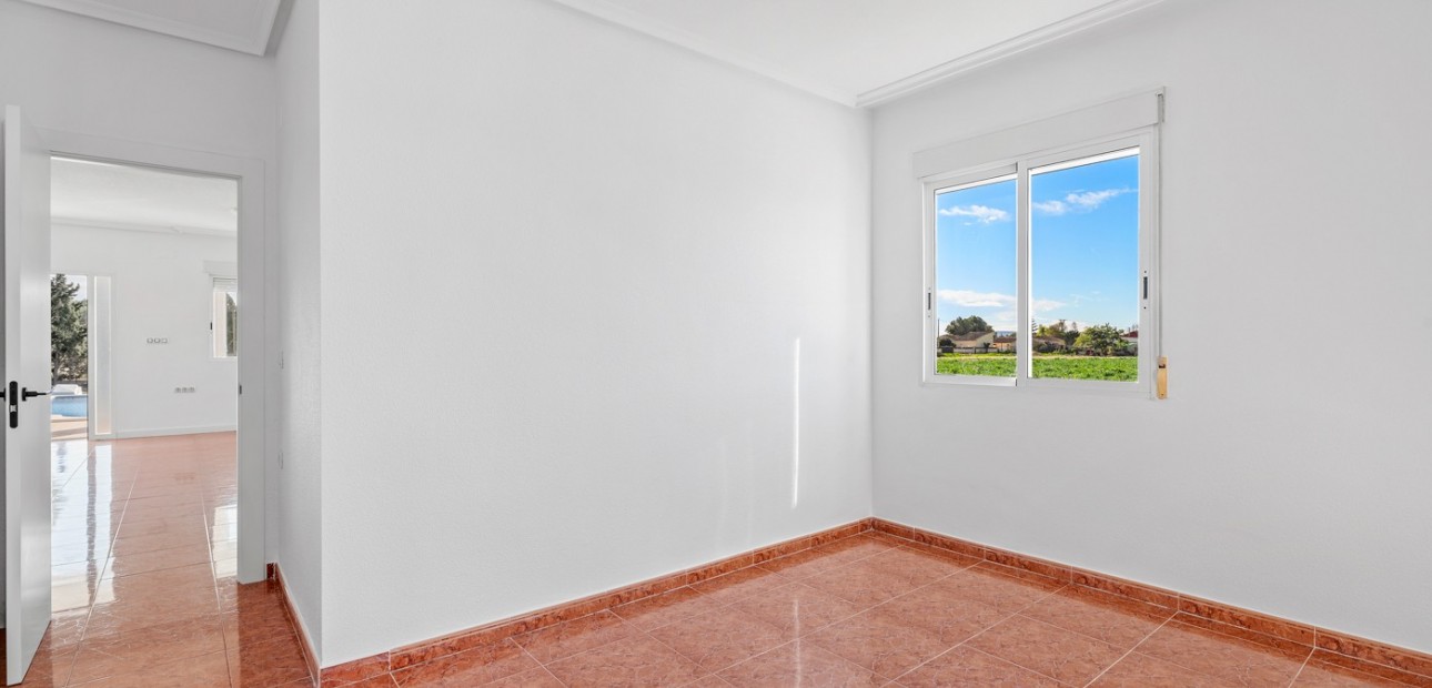 Sale - Country Property -
Dolores