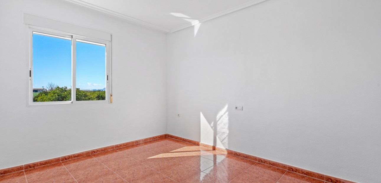 Sale - Country Property -
Dolores