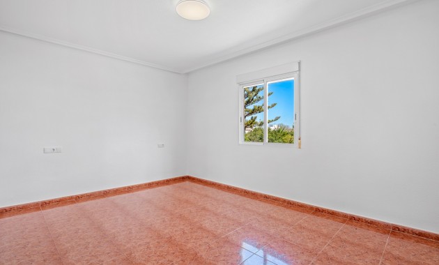 Sale - Country Property -
Dolores