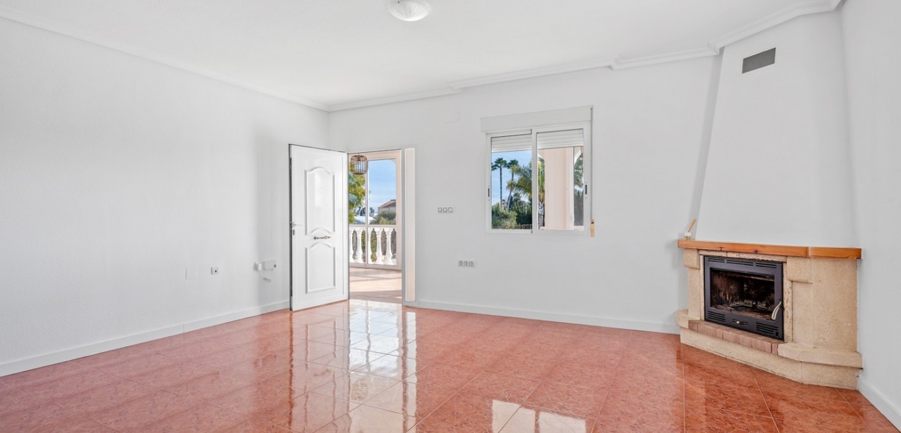 Sale - Country Property -
Dolores