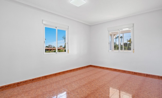 Sale - Country Property -
Dolores