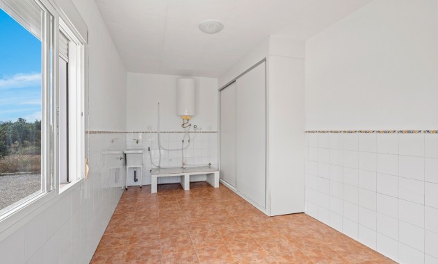 Sale - Country Property -
Dolores