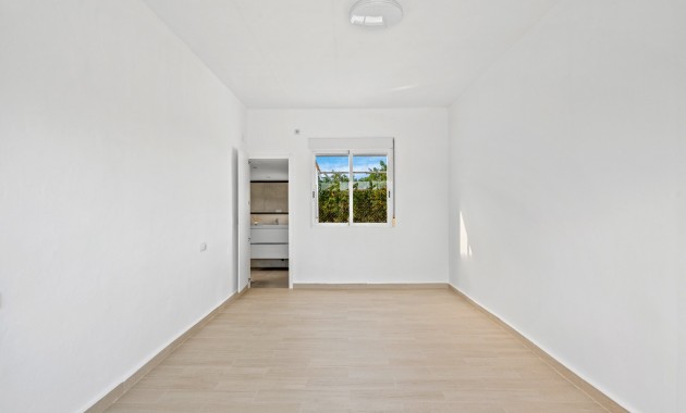 Sale - Country Property -
Dolores