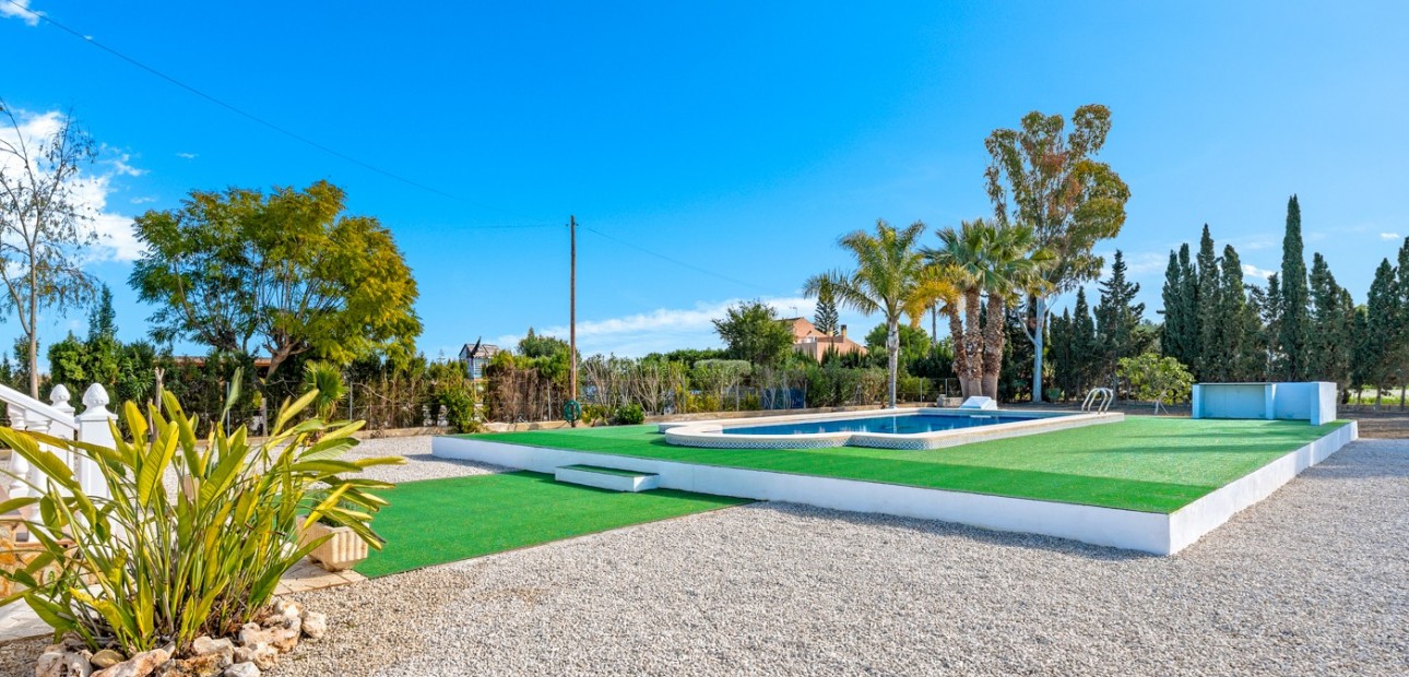 Sale - Country Property -
Dolores