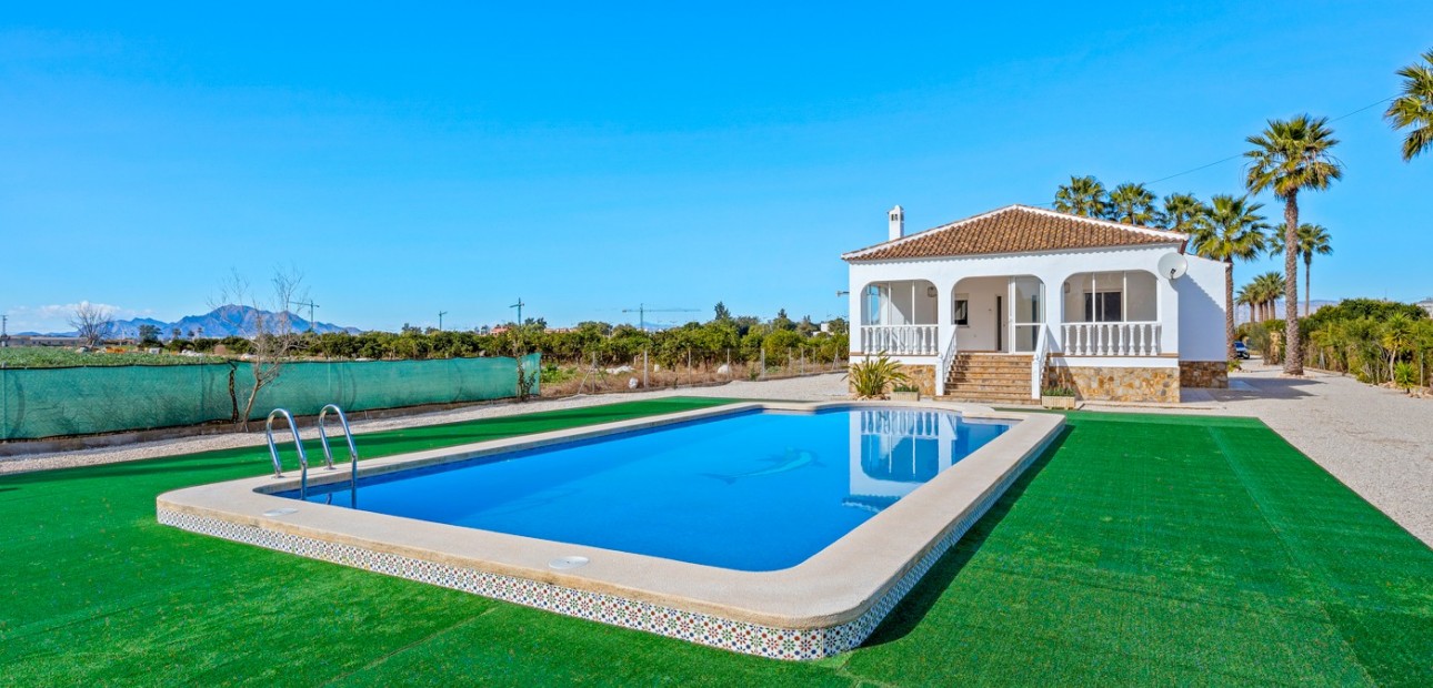 Sale - Country Property -
Dolores