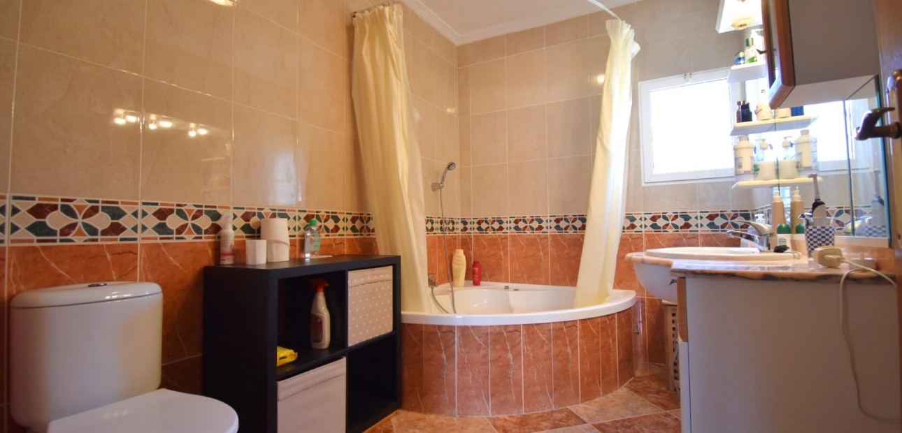 Herverkoop - Herenhuis -
Orihuela Costa - Los Balcones