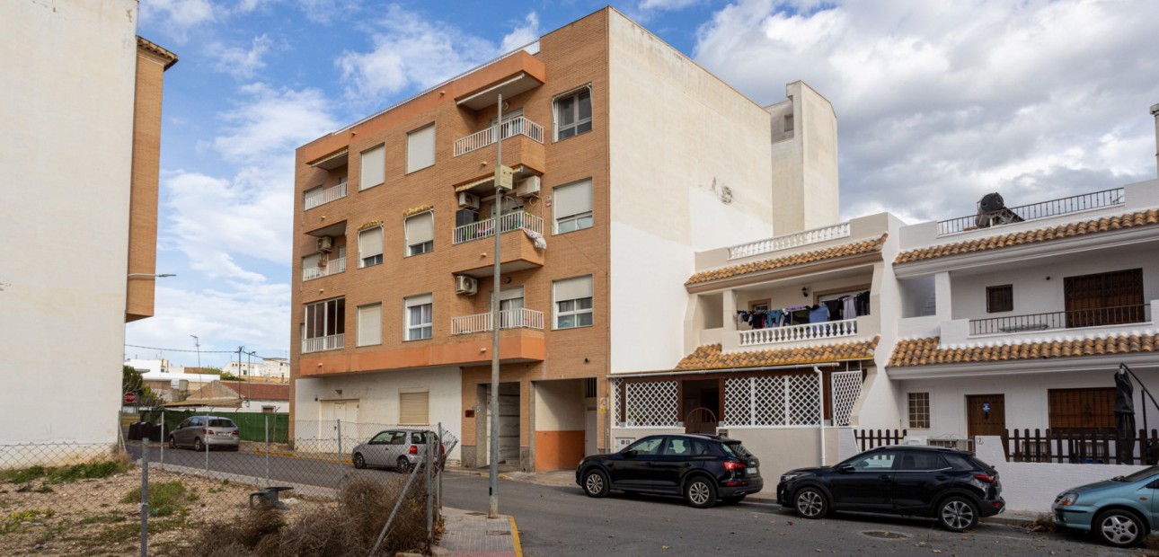 Venta - Apartment flat -
Los Montesinos
