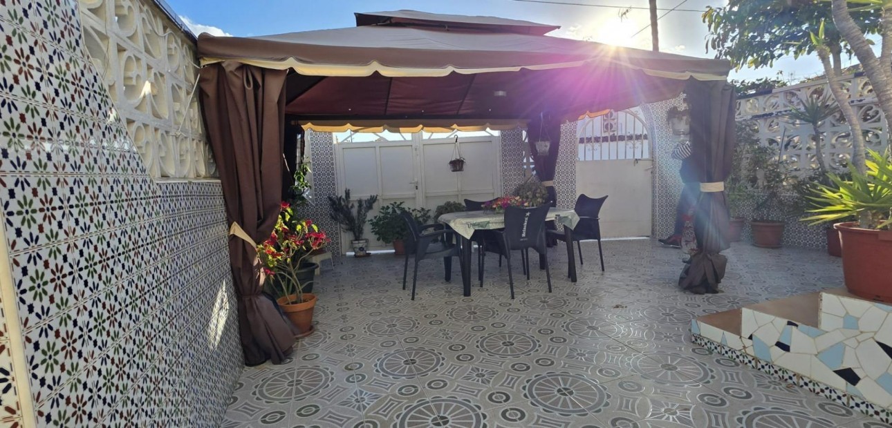 Herverkoop - Terraced house -
Torrevieja - Centro