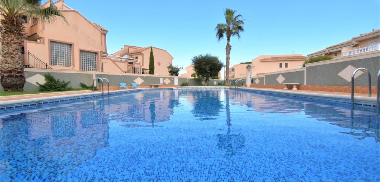 Herverkoop - Herenhuis -
Orihuela Costa - Los Balcones