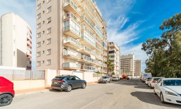 Sale - Apartment / flat -
Guardamar del Segura - Puerto Deportivo