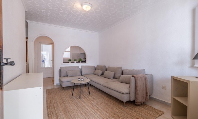 Herverkoop - Herenhuis -
Torrevieja - El Chaparal