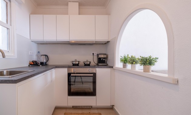 Herverkoop - Herenhuis -
Torrevieja - El Chaparal