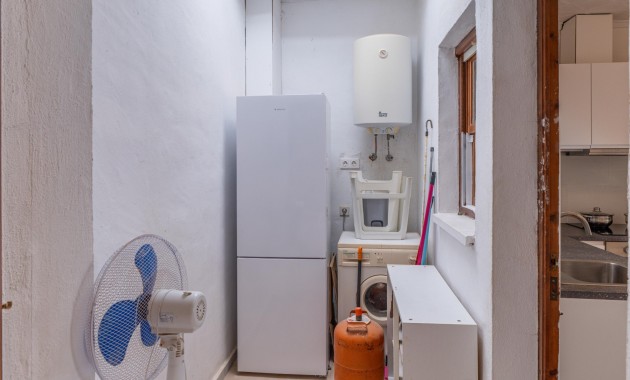 Herverkoop - Herenhuis -
Torrevieja - El Chaparal