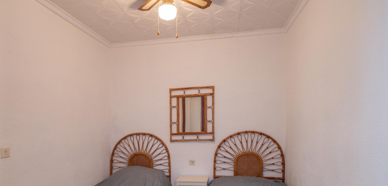 Herverkoop - Herenhuis -
Torrevieja - El Chaparal