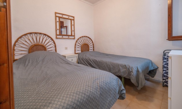 Herverkoop - Herenhuis -
Torrevieja - El Chaparal