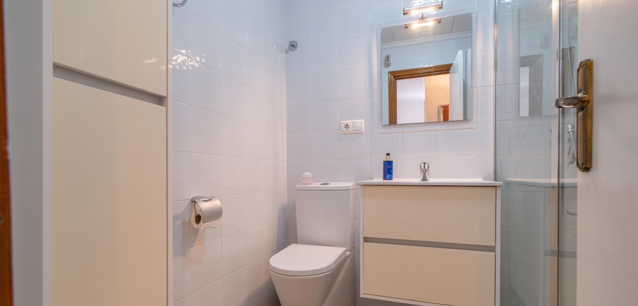 Herverkoop - Herenhuis -
Torrevieja - El Chaparal