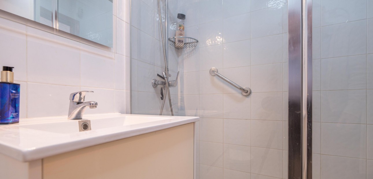 Herverkoop - Herenhuis -
Torrevieja - El Chaparal