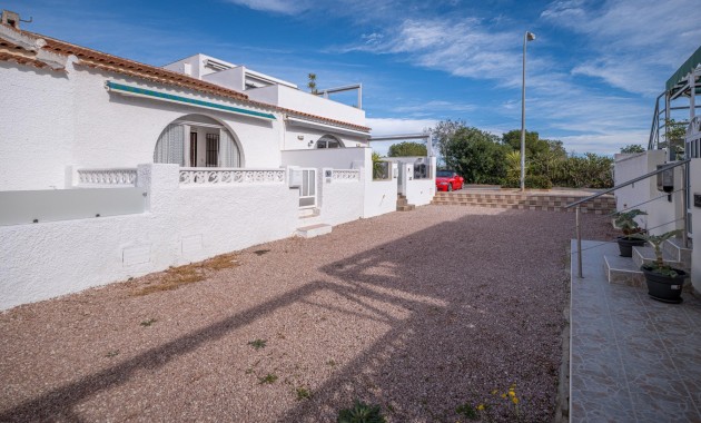 Herverkoop - Herenhuis -
Torrevieja - El Chaparal