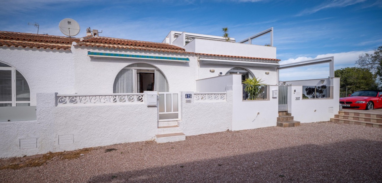 Herverkoop - Herenhuis -
Torrevieja - El Chaparal