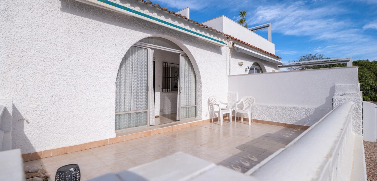 Herverkoop - Herenhuis -
Torrevieja - El Chaparal