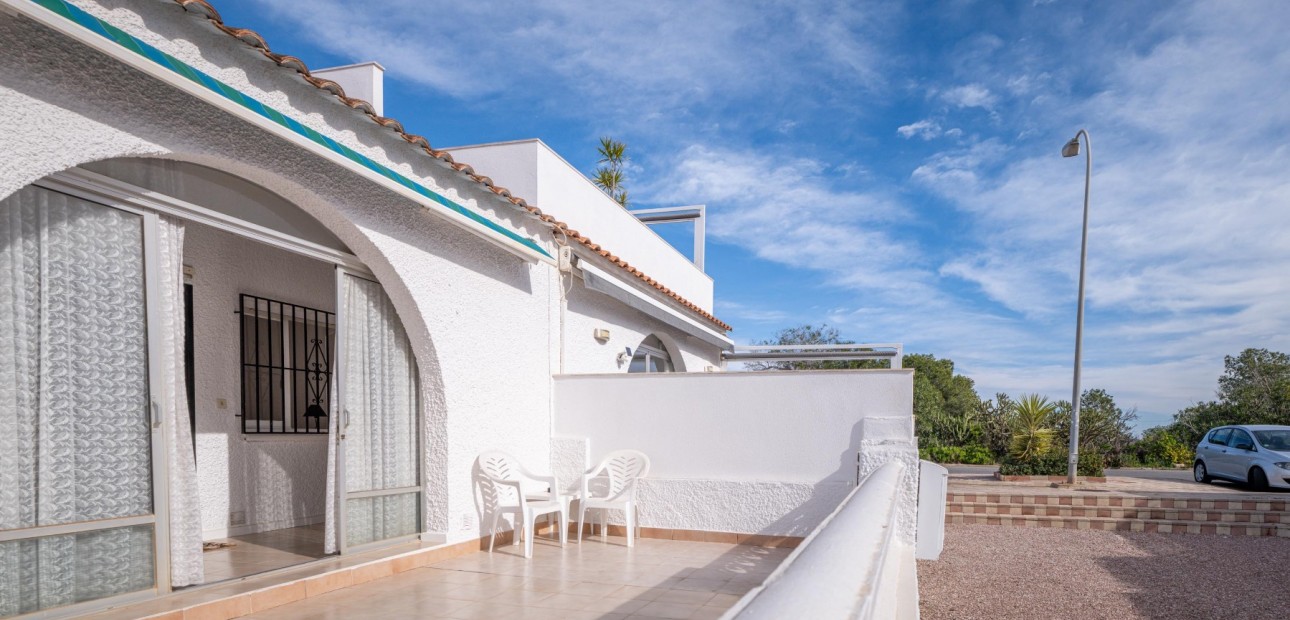 Herverkoop - Herenhuis -
Torrevieja - El Chaparal