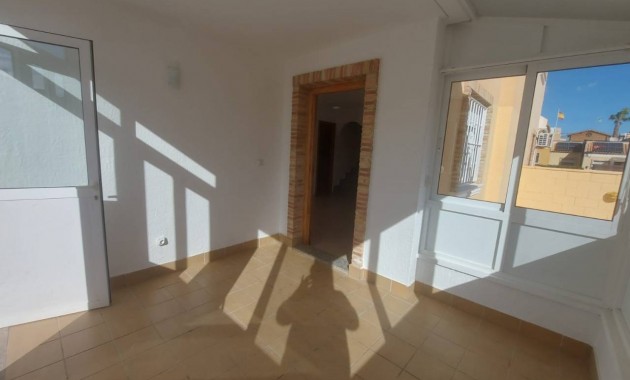 Venta - Villa -
Ciudad Quesada - Lo Marabu