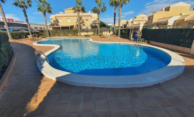 Venta - Villa -
Ciudad Quesada - Lo Marabu