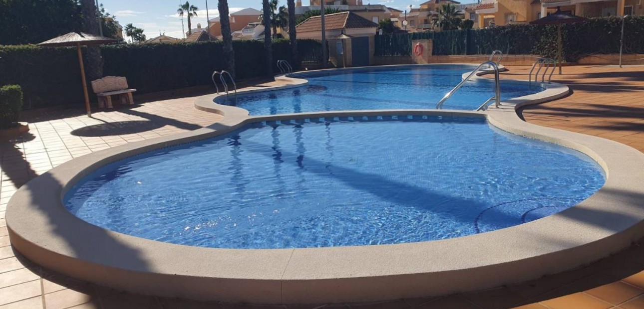 Venta - Villa -
Ciudad Quesada - Lo Marabu