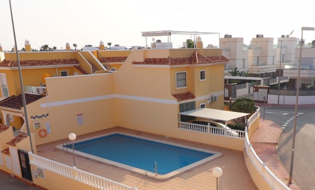 Herverkoop - Quad Villa -
Ciudad Quesada - Lo Marabu