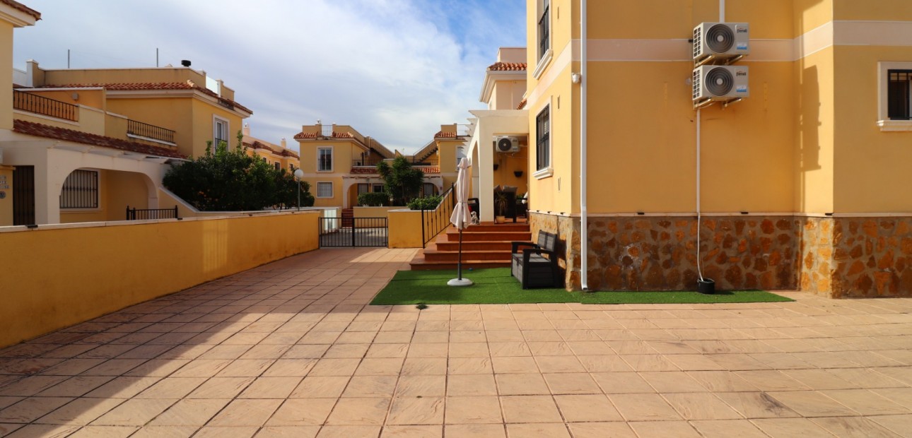 Herverkoop - Quad Villa -
Ciudad Quesada - Lo Marabu