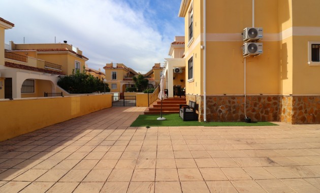 Herverkoop - Quad Villa -
Ciudad Quesada - Lo Marabu
