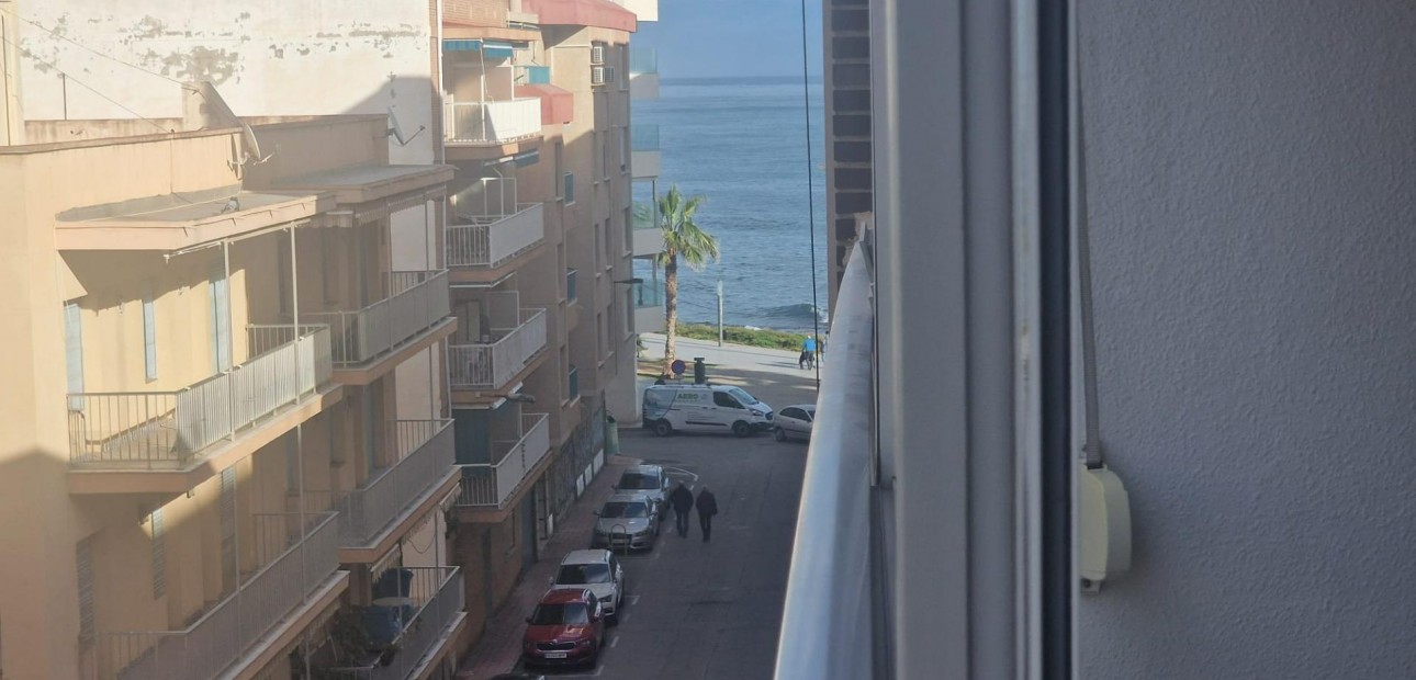 Venta - Apartamento / piso -
Torrevieja - Centro