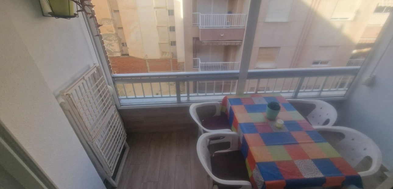 Venta - Apartamento / piso -
Torrevieja - Centro