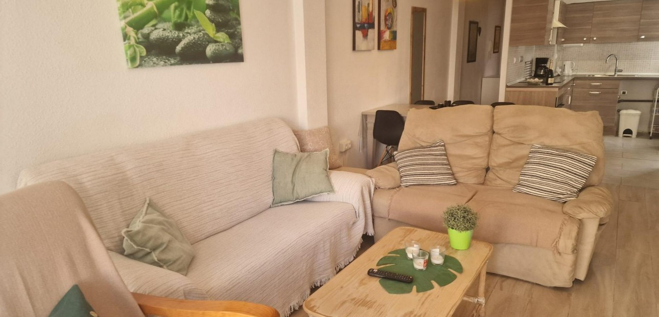 Venta - Apartamento / piso -
Torrevieja - Centro