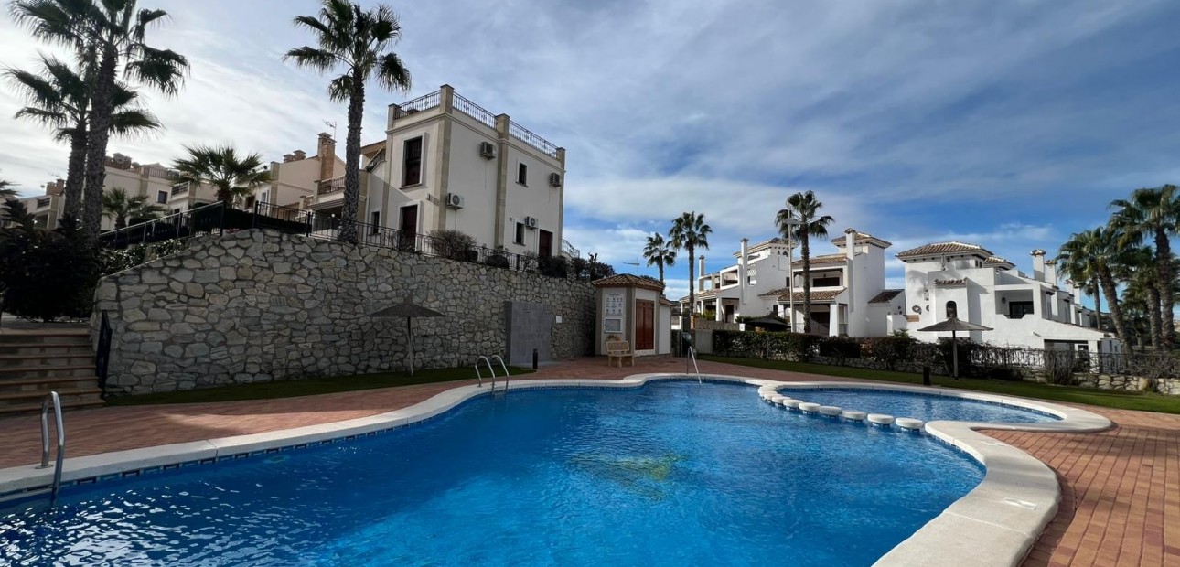 Sale - Townhouse -
Algorfa - La Finca Golf Resort
