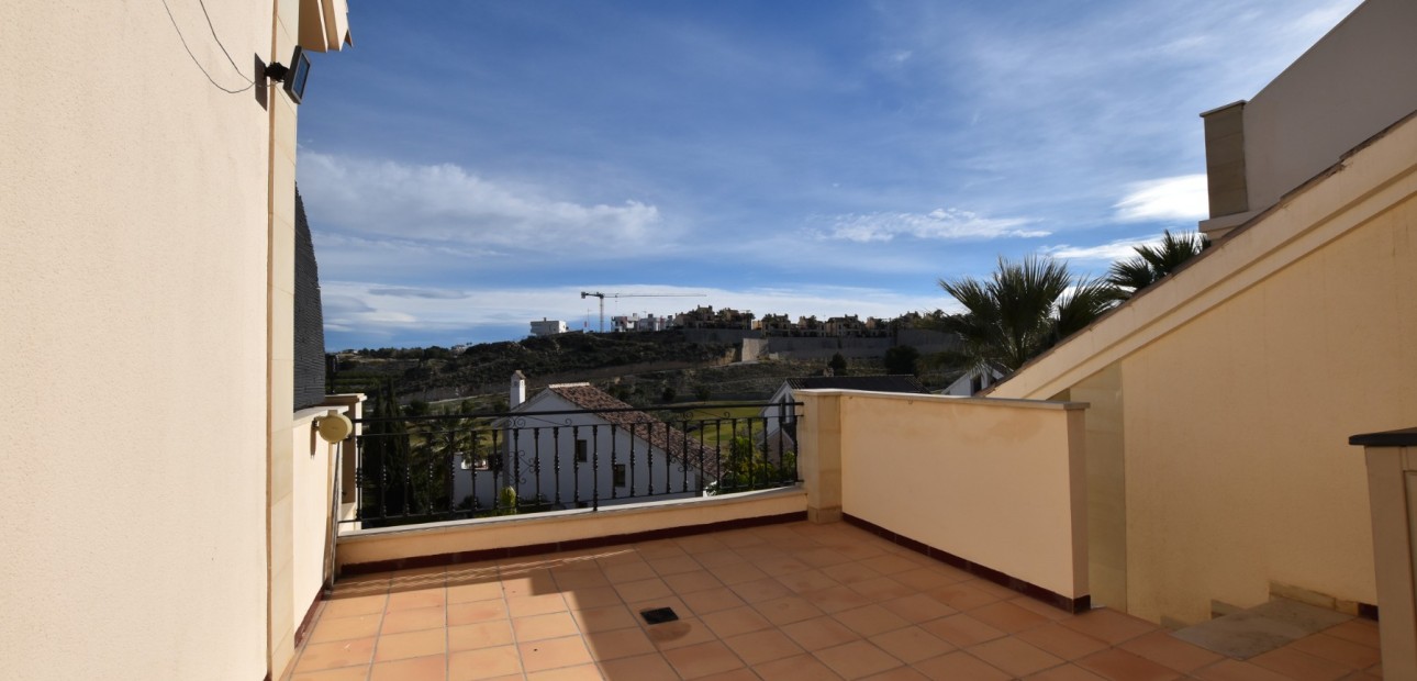 Sale - Townhouse -
Algorfa - La Finca Golf Resort