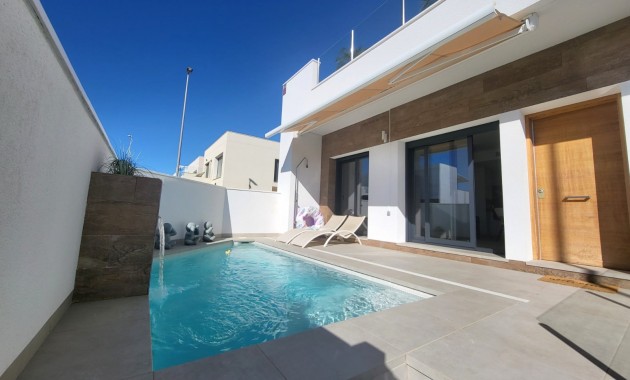 Herverkoop - Herenhuis -
Daya Vieja