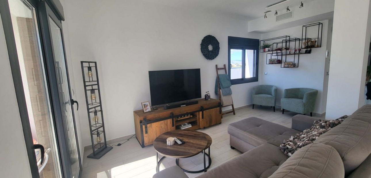 Herverkoop - Herenhuis -
Daya Vieja