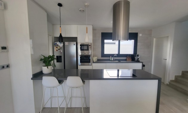 Herverkoop - Herenhuis -
Daya Vieja