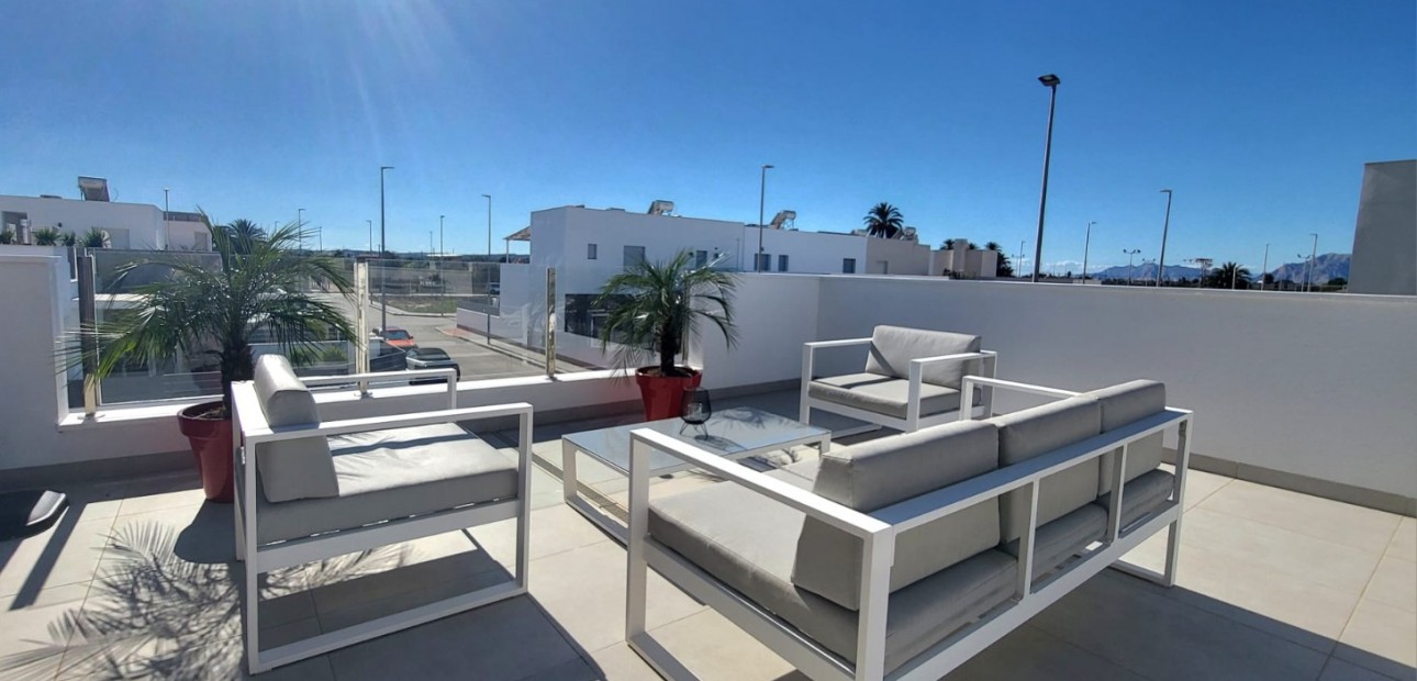 Herverkoop - Herenhuis -
Daya Vieja