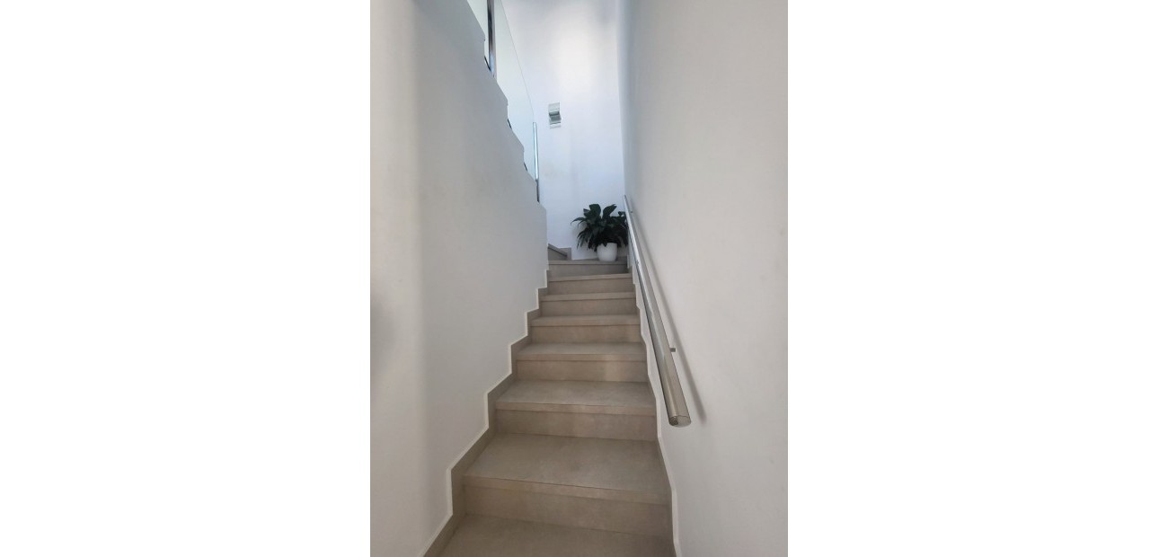 Herverkoop - Herenhuis -
Daya Vieja