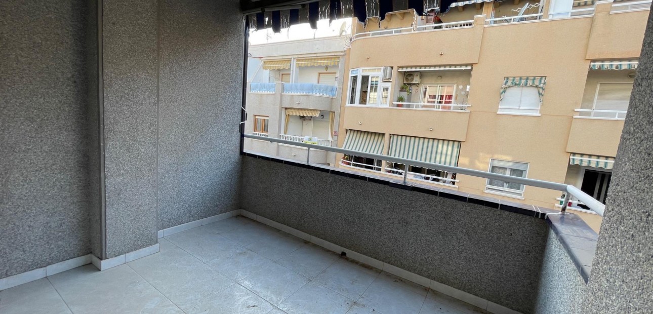 Venta - Apartamento / piso -
Torrevieja - Centro