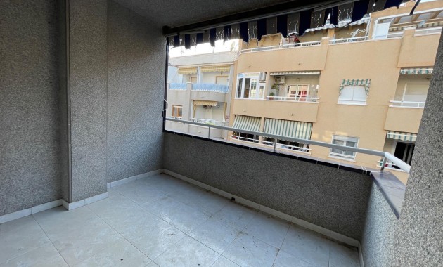 Venta - Apartamento / piso -
Torrevieja - Centro